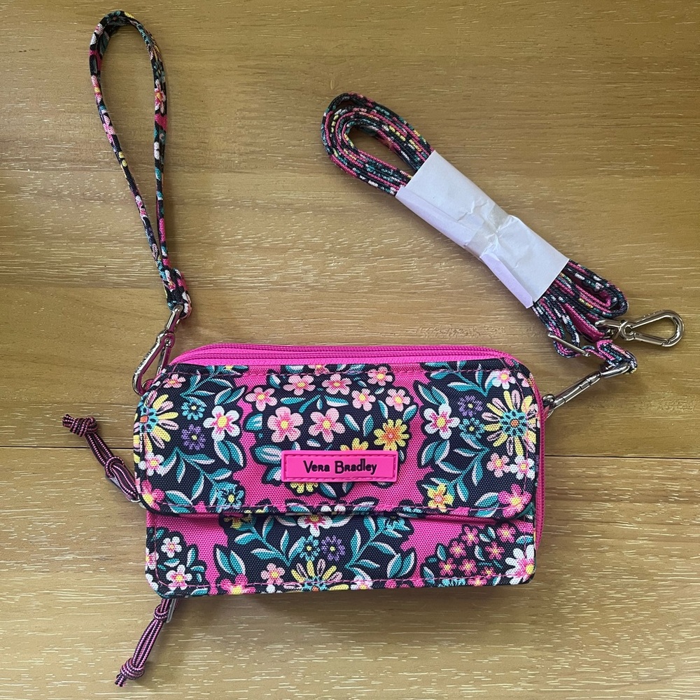 Vera Bradley RFID All-In-One Crossbody bag. Colorful floral crossbody/wallet NWT
